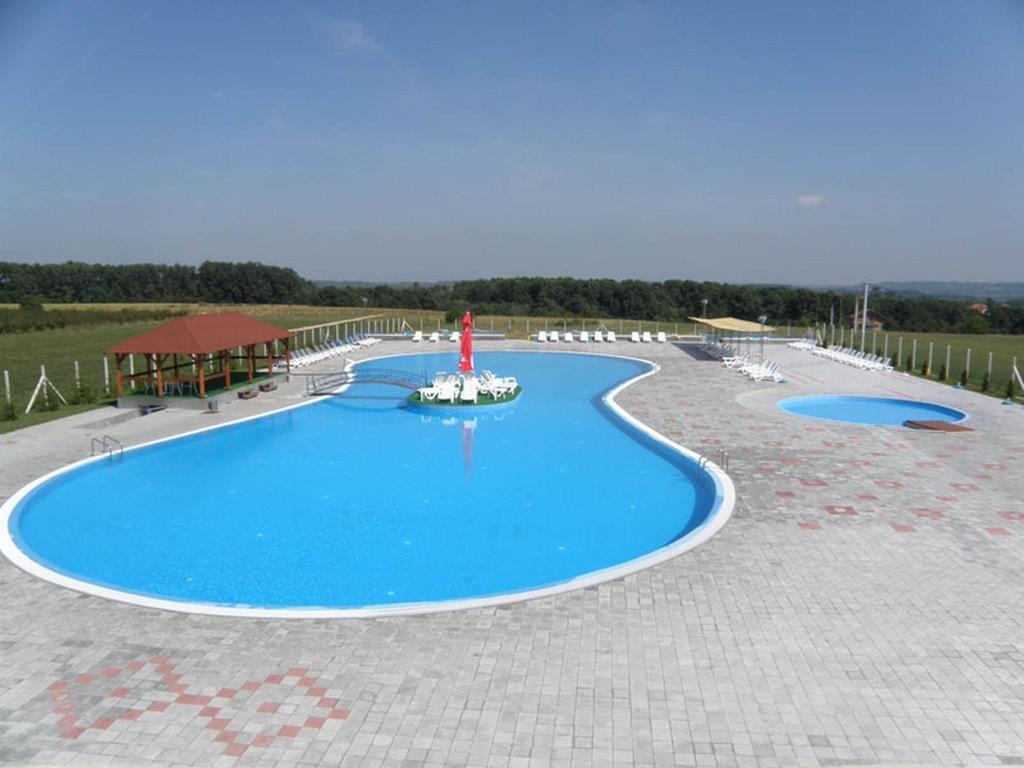 Bazeni Baikal Topola Exterior foto