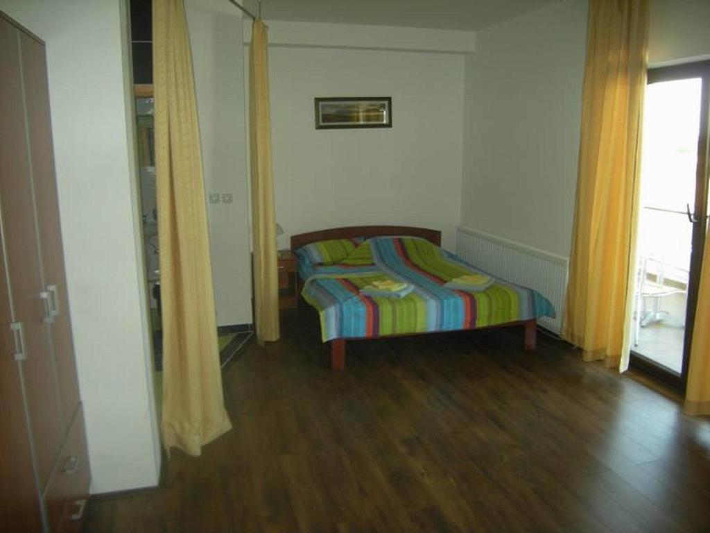 Bazeni Baikal Topola Quarto foto