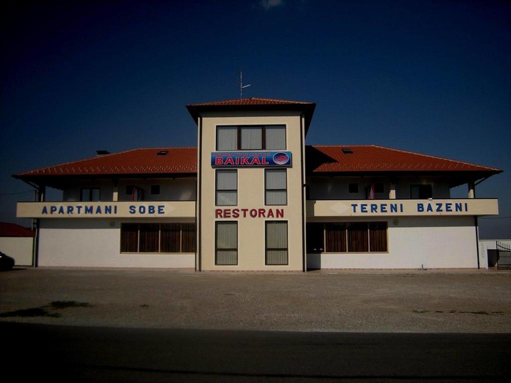 Bazeni Baikal Topola Exterior foto