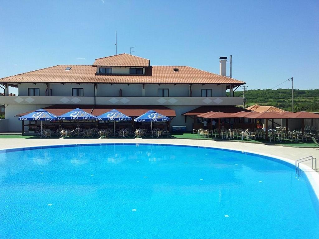 Bazeni Baikal Topola Exterior foto