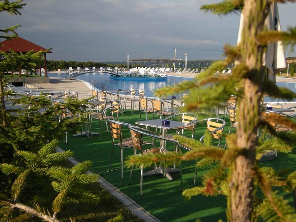 Bazeni Baikal Topola Exterior foto