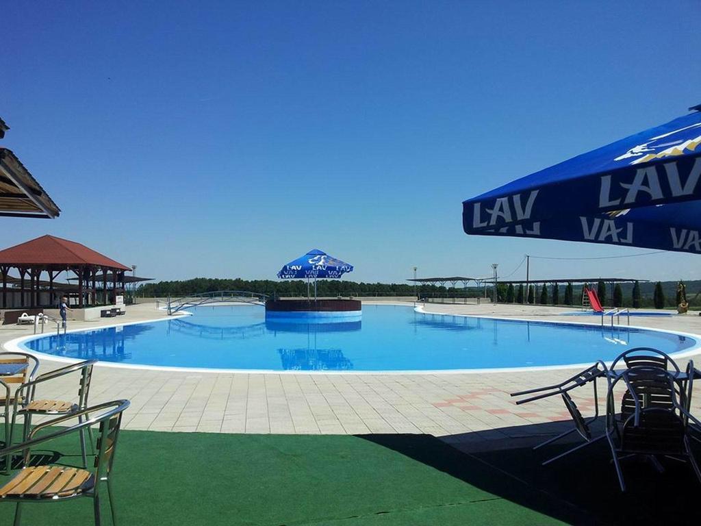 Bazeni Baikal Topola Exterior foto